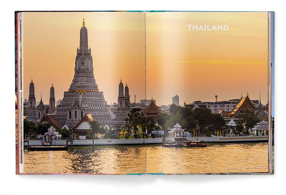 Sacred Spaces : The Holy Sites of Buddhism