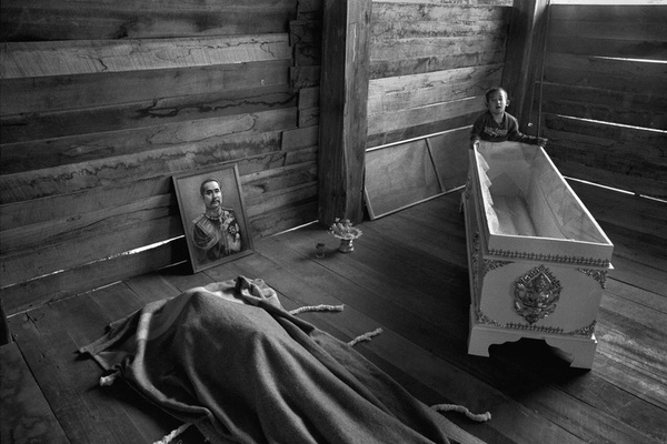 Questions Without Answers EGZEMPLARZ LEKKO USZKODZONY