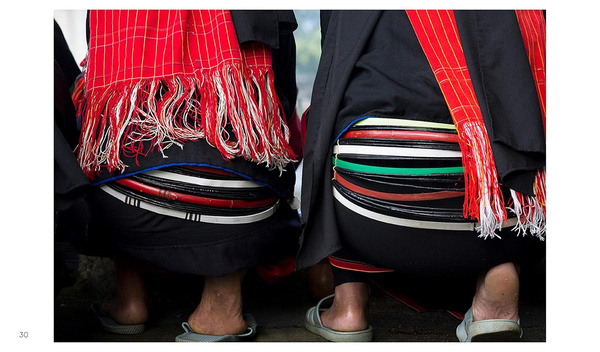 China Adorned : Ritual and Custom of Ancient Cultures