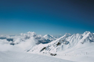 The Ultimate Ski Book : Legends, Resorts, Lifestyle & More