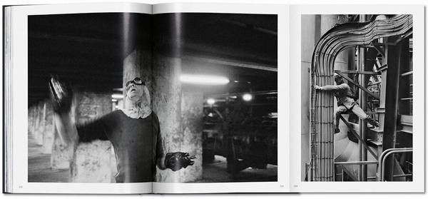 Sebastião Salgado. Workers