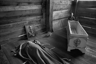 Questions Without Answers EGZEMPLARZ LEKKO USZKODZONY