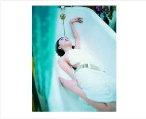 Izima Kaoru – Landscapes with a Corpse