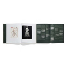 Karl Lagerfeld : A Line of Beauty