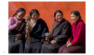 China Adorned : Ritual and Custom of Ancient Cultures