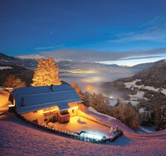 The Ultimate Ski Book : Legends, Resorts, Lifestyle & More