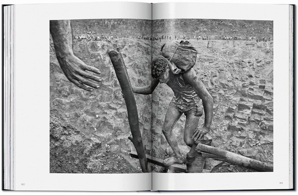 Sebastião Salgado. Workers