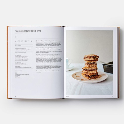 The Italian Bakery : Step-by-Step Recipes with the Silver Spoon