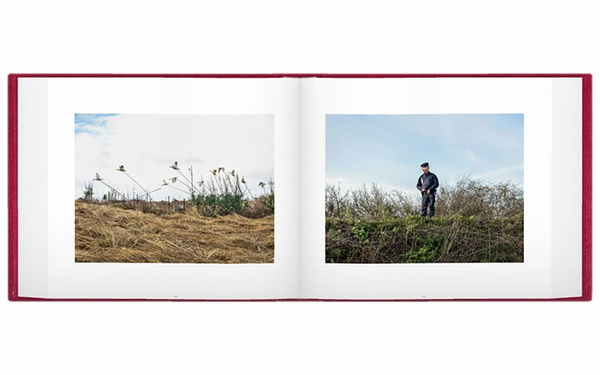 Alessandra Sanguinetti – Le Gendarme Sur La Colline