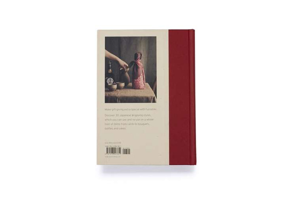 Furoshiki : And the Japanese Art of Gift Wrapping by Tomoko Kakita