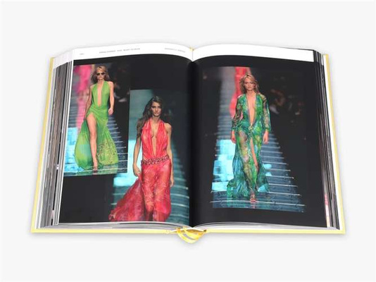 Versace Catwalk | Moda  Projektanci mody Thames & Hudson
