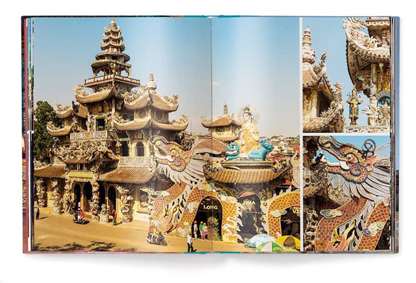 Sacred Spaces : The Holy Sites of Buddhism