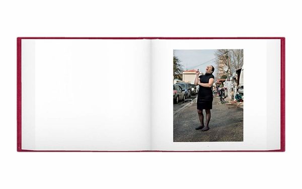 Alessandra Sanguinetti – Le Gendarme Sur La Colline