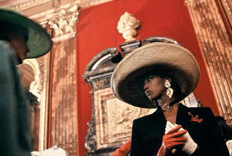 Yves Saint Laurent Inside Out : A Creative Universe Revealed